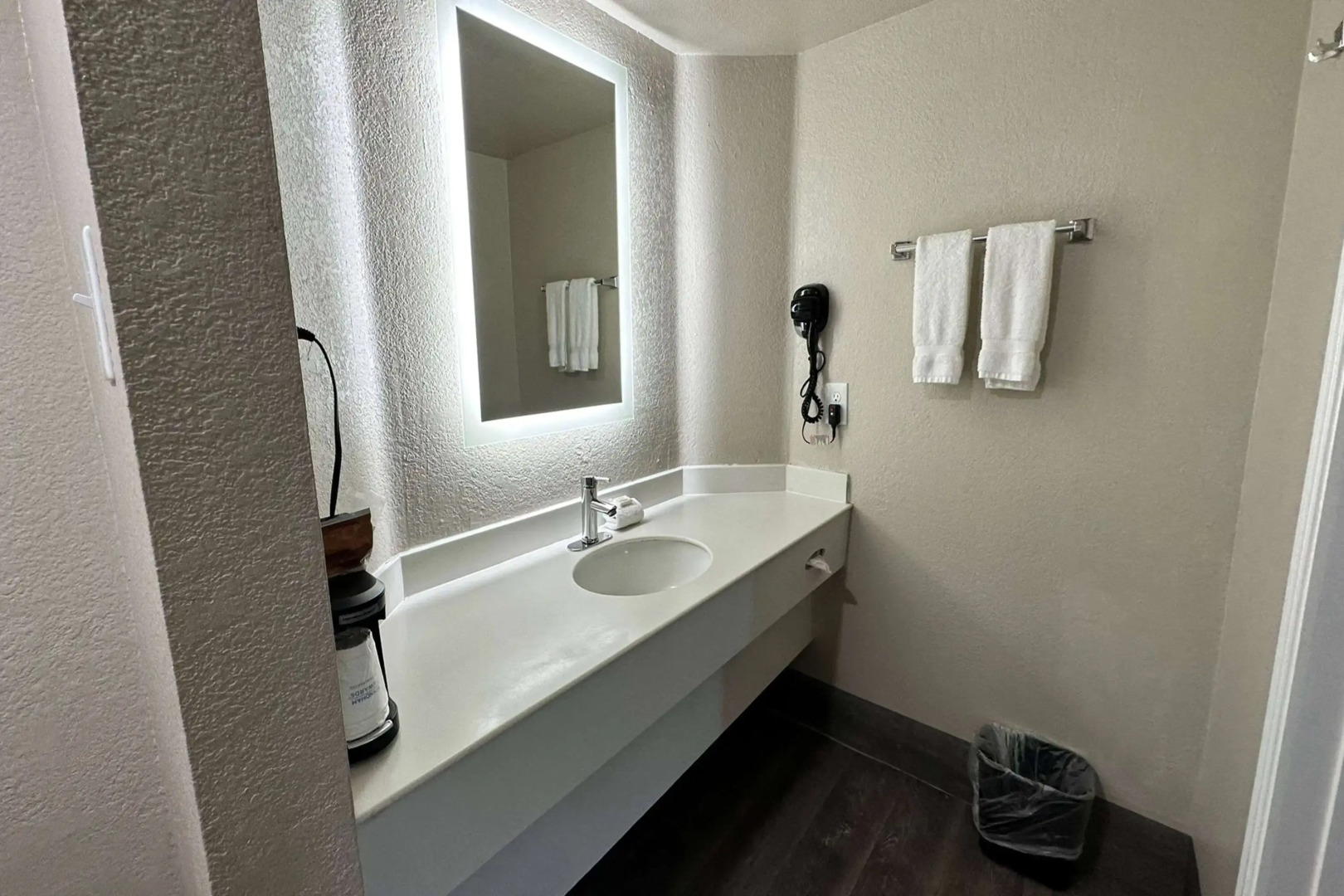 Days Inn by Wyndham San Diego Vista