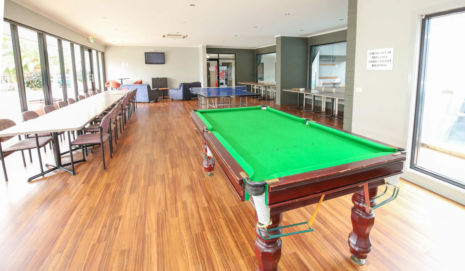 Aquarius All Suite Apartments