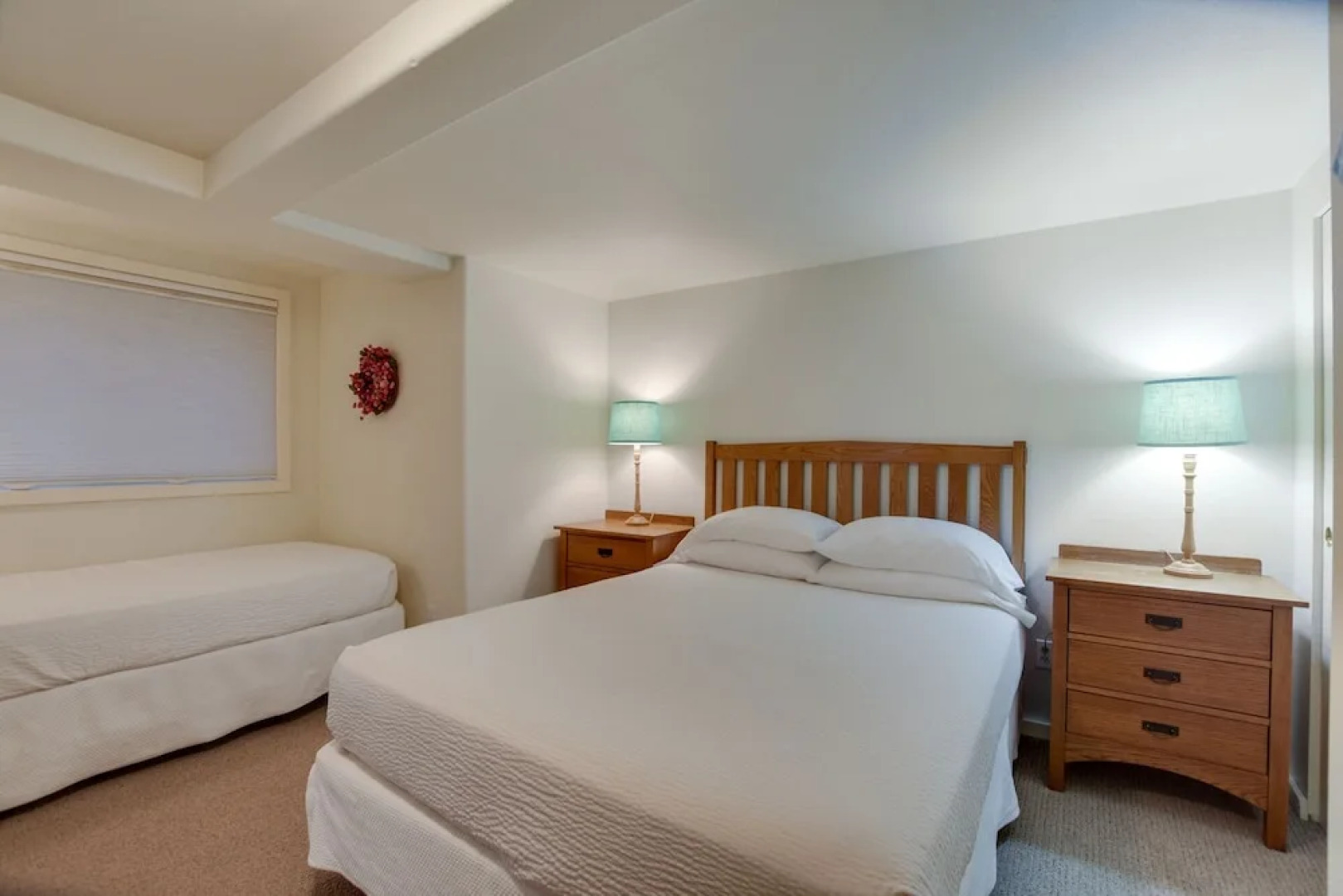 The Waves/The Argonauta Inn/The White Heron Lodge