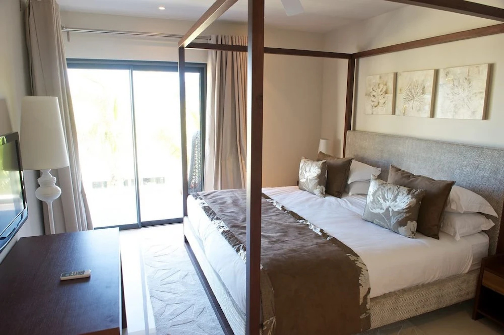 Leora Beach by Dream Escapes Holidays