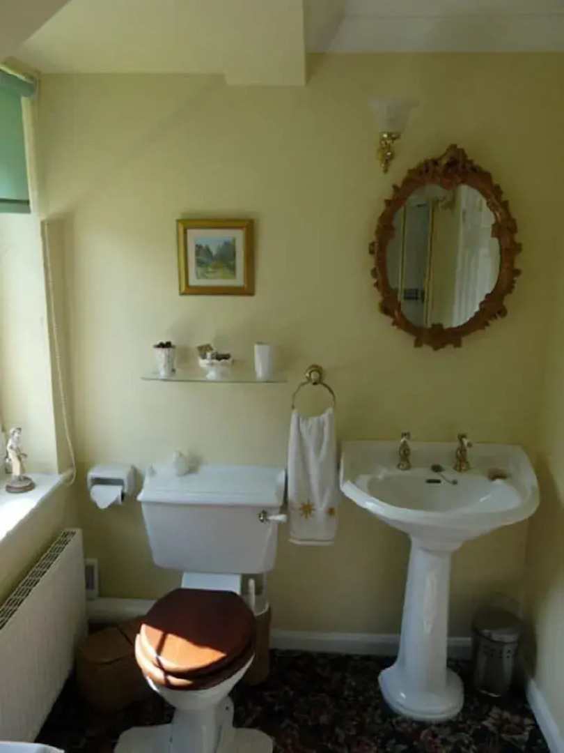 Pine Lodge Bed And Breakfast