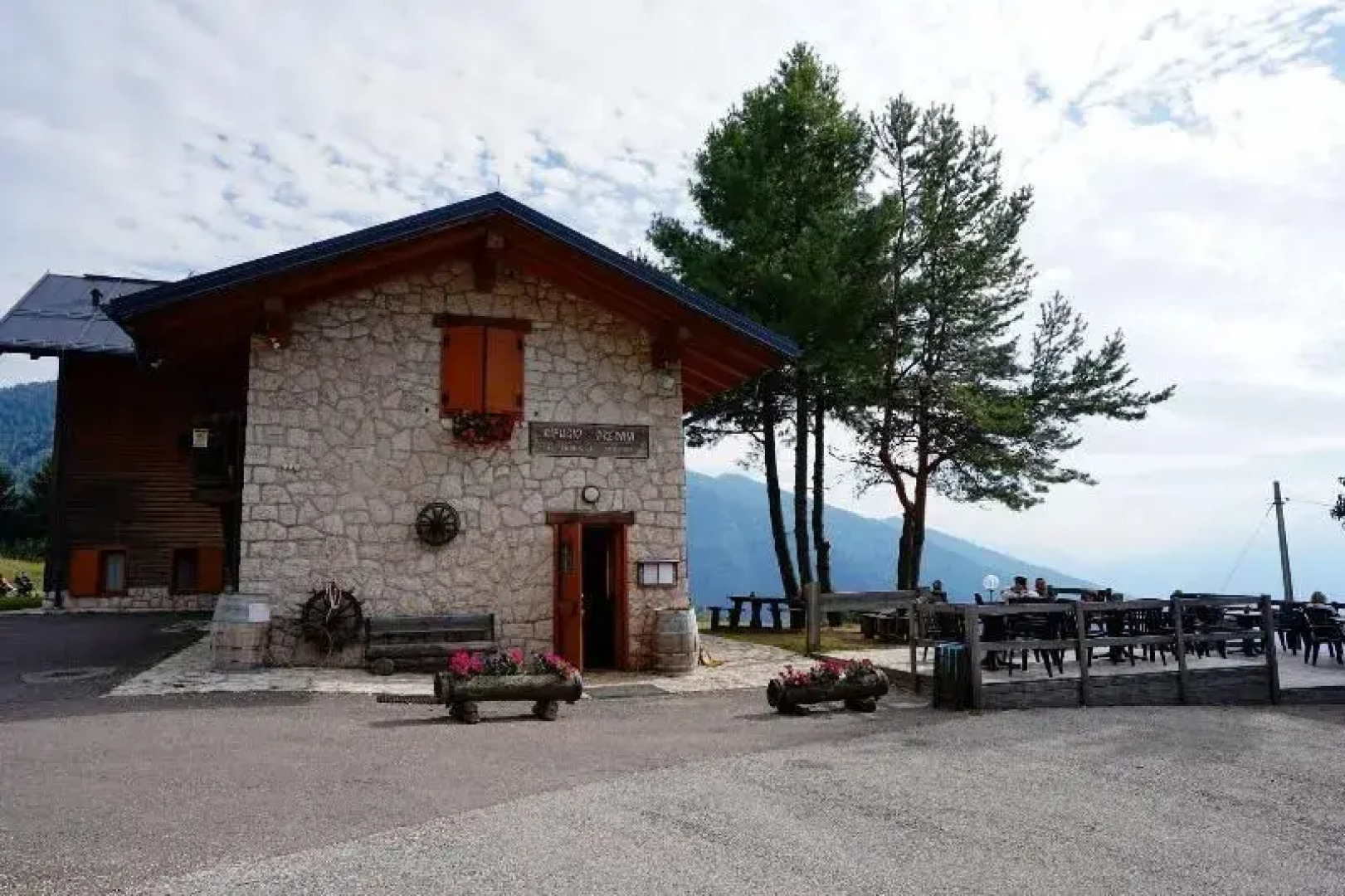 Rifugio Predaia ai Todesci