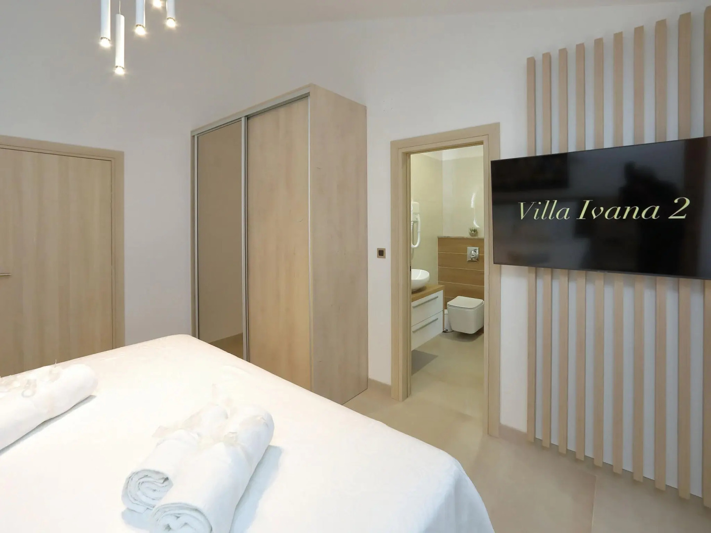 Amazing villa with pool and sea view surrounded by nature