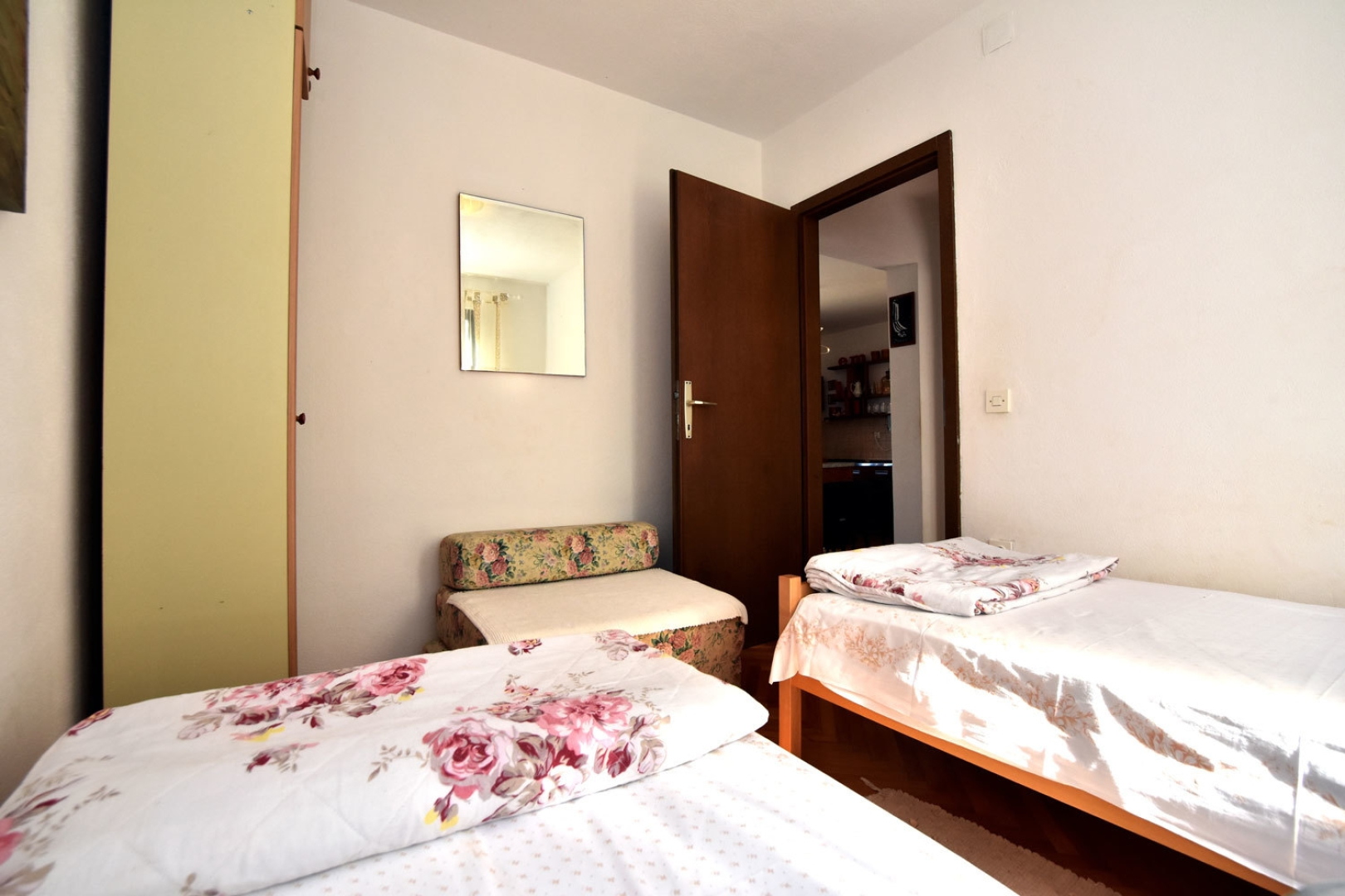 Apartment Ela - very close to beach: A1 Rogac, Island Solta