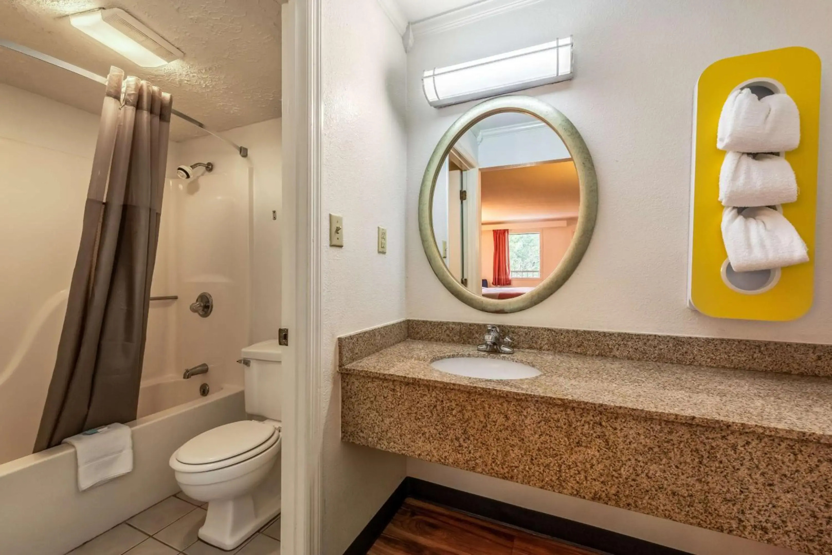 Motel 6 Gatlinburg, TN - Smoky Mountains