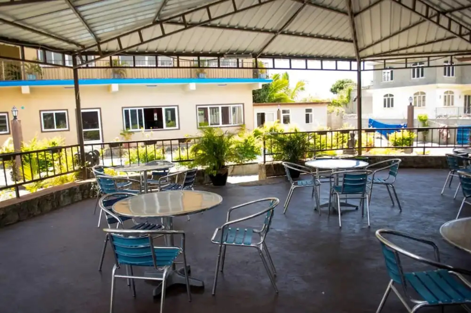 Apartment With 2 Bedrooms In Grand Gaube With Shared Pool Enclosed Garden And Wifi