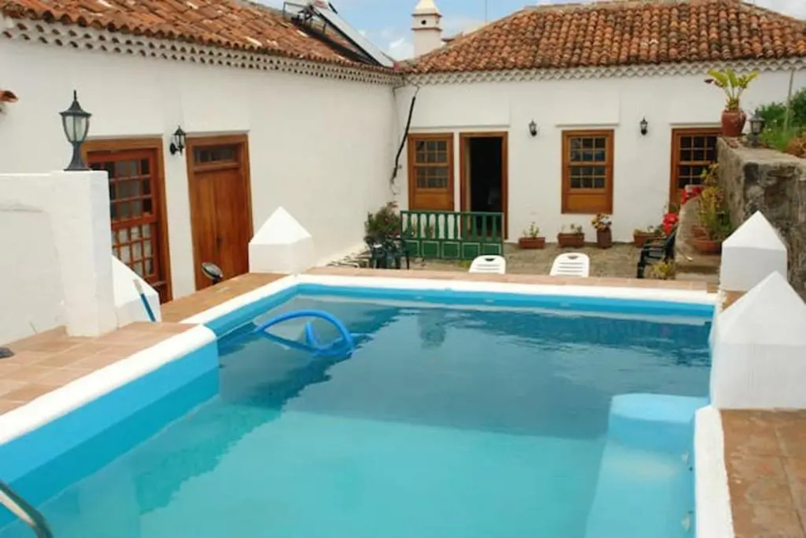 House with one bedroom in San Cristobal de La Laguna with shared pool enclosed garden and WiFi 10 km from the beach