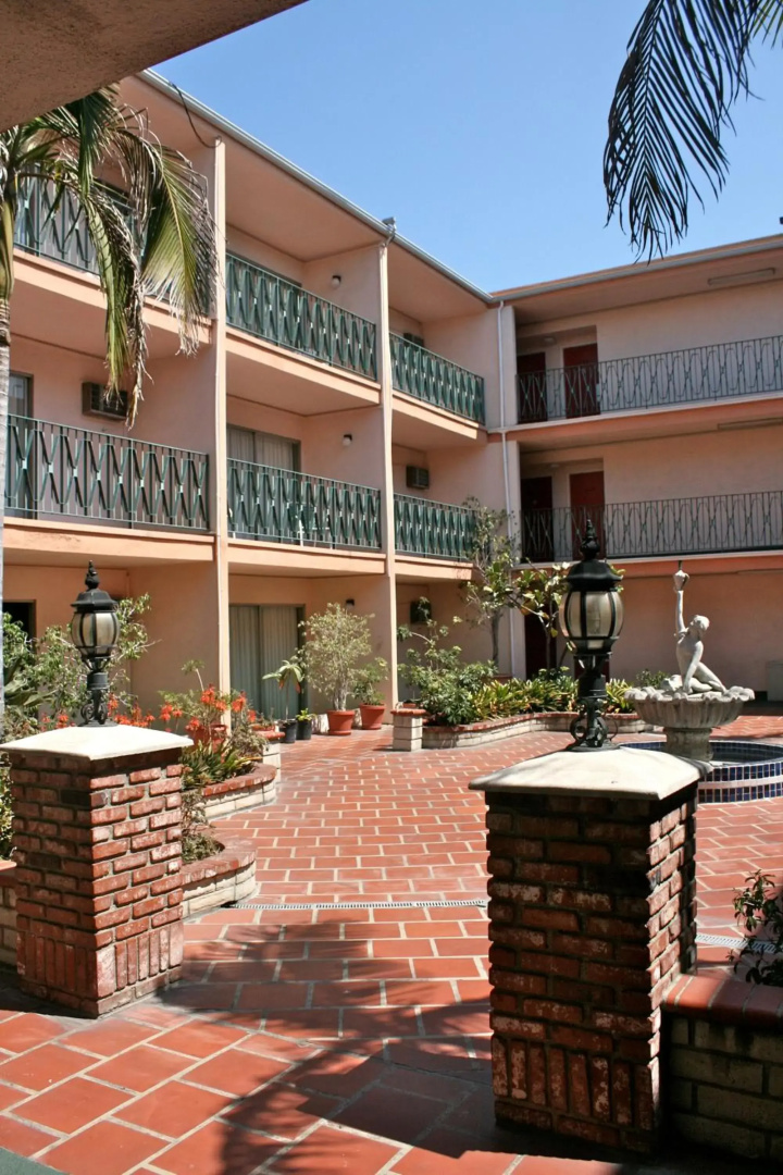 Royal Century Hotel