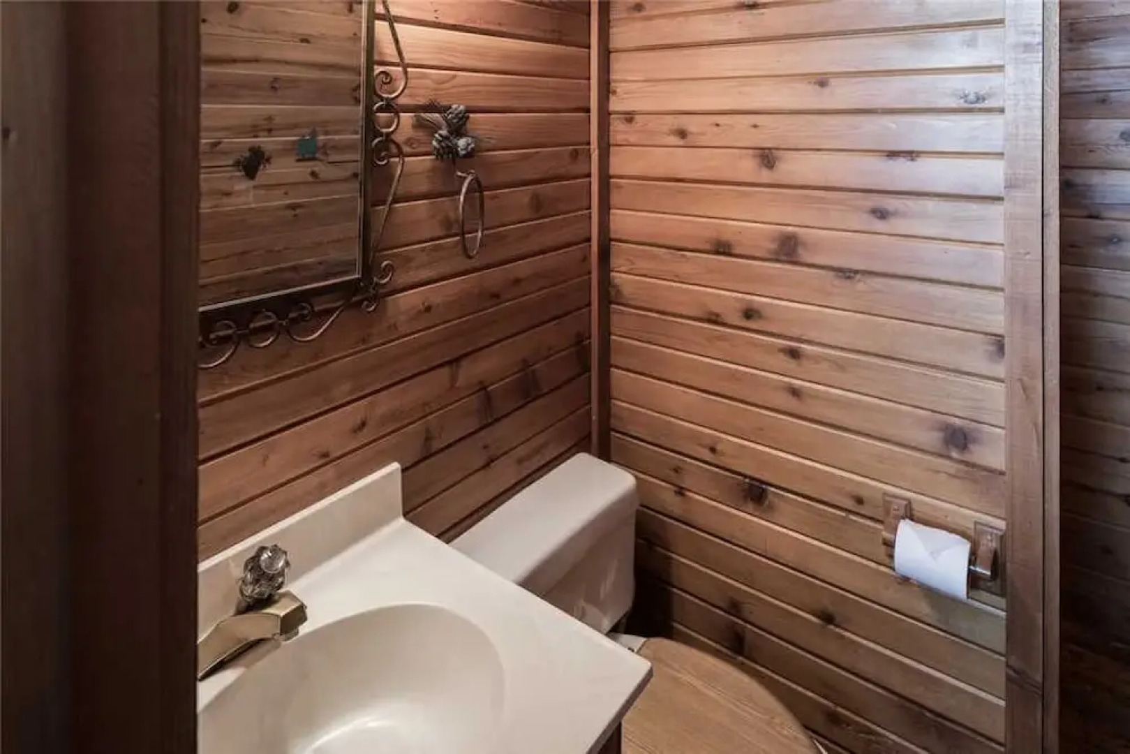 Buena Vida - Three Bedroom Cabin with Hot Tub