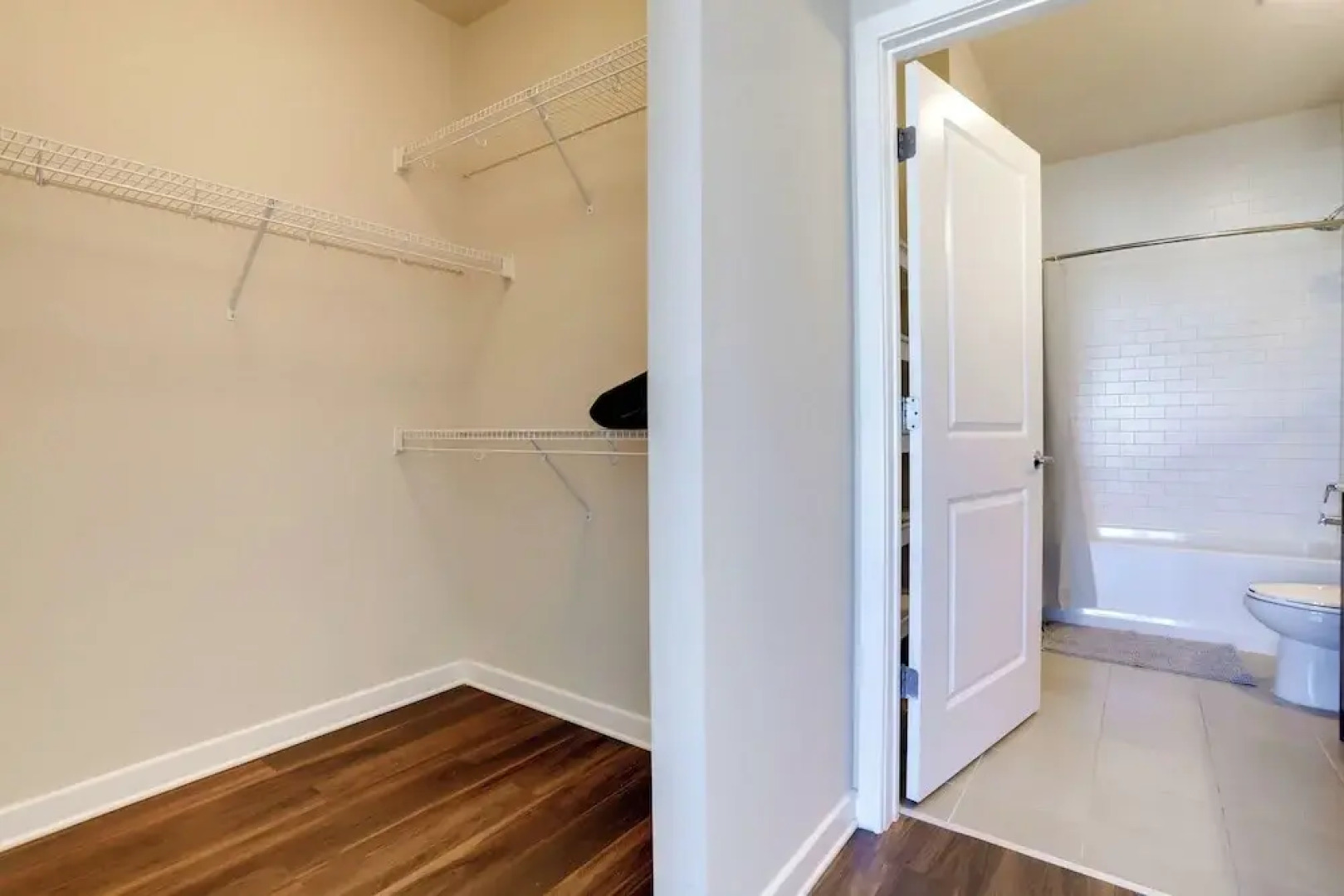 Spacious Apartment in Alexandria