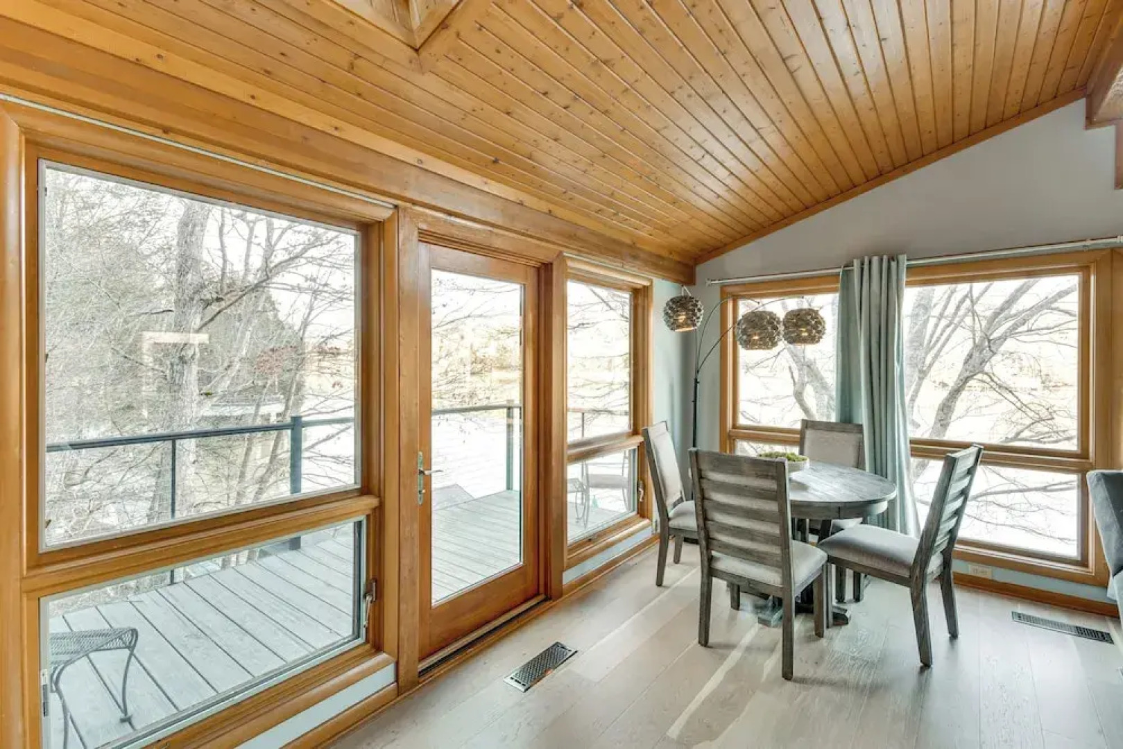 Hot Tub & Lakefront Deck: Cabin in Blue Ridge Mtns