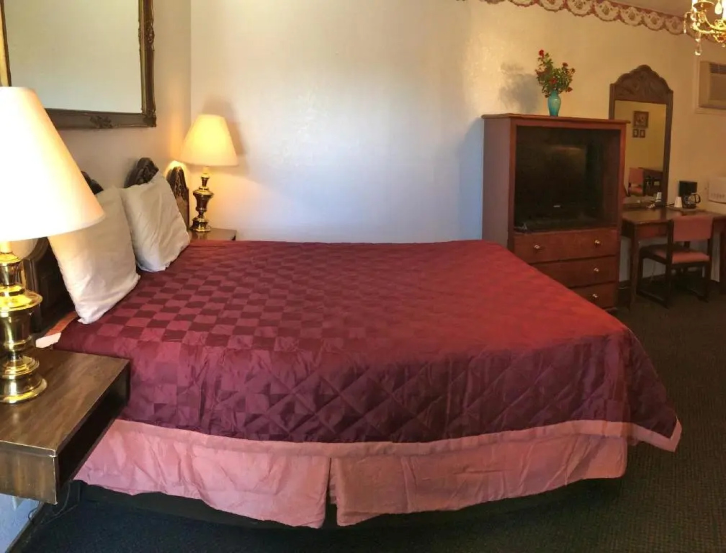 Crystal Palace Inn Brownfield