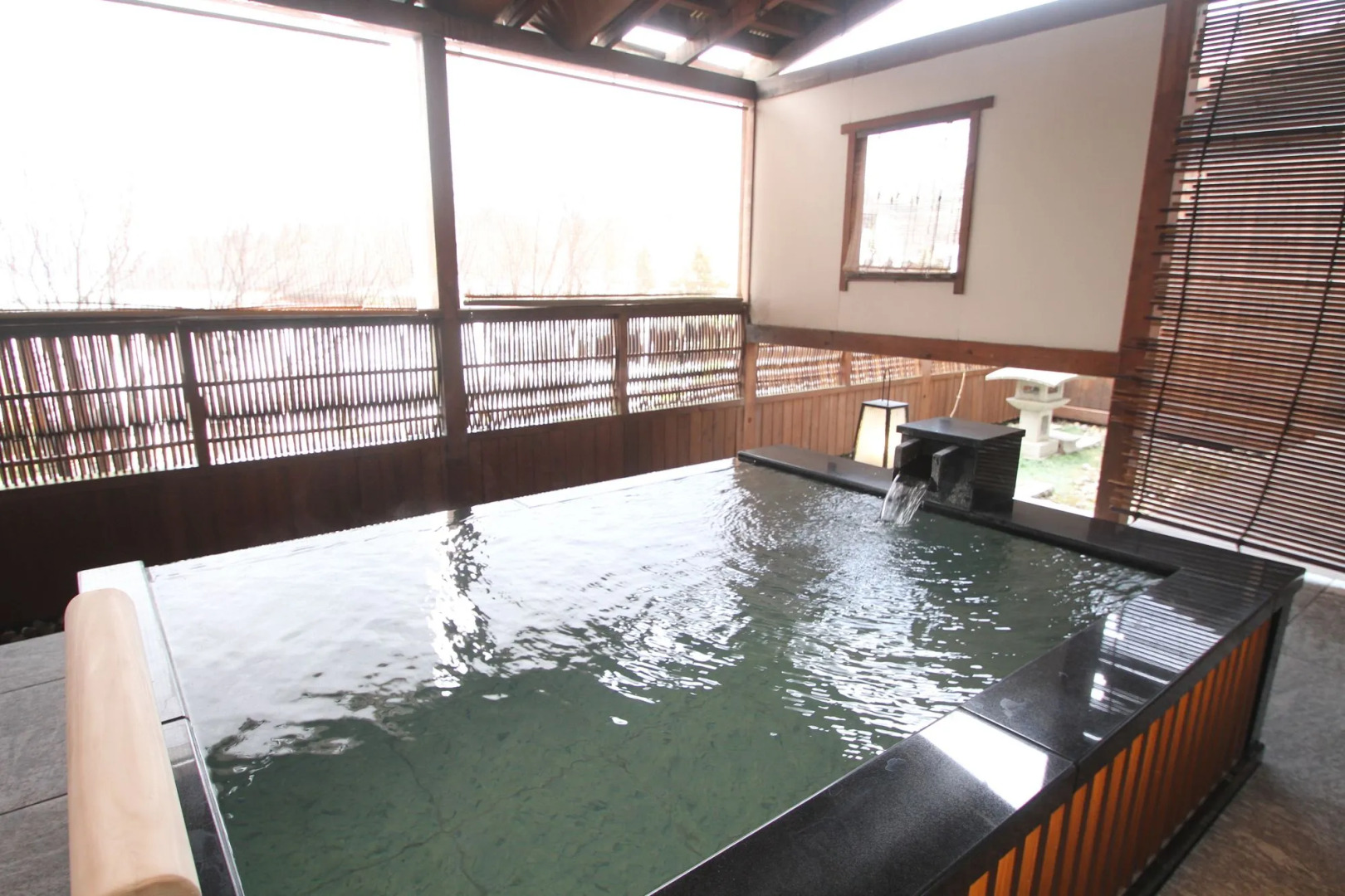 Akan Tsuruga Bessou HINANOZA