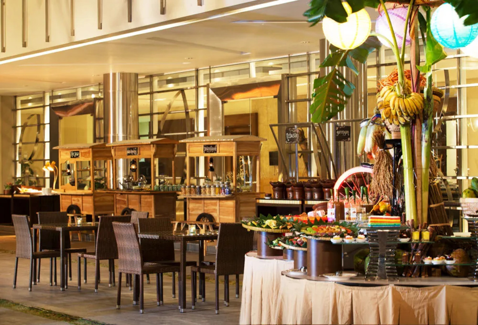 Santika Premiere Kota Harapan Indah