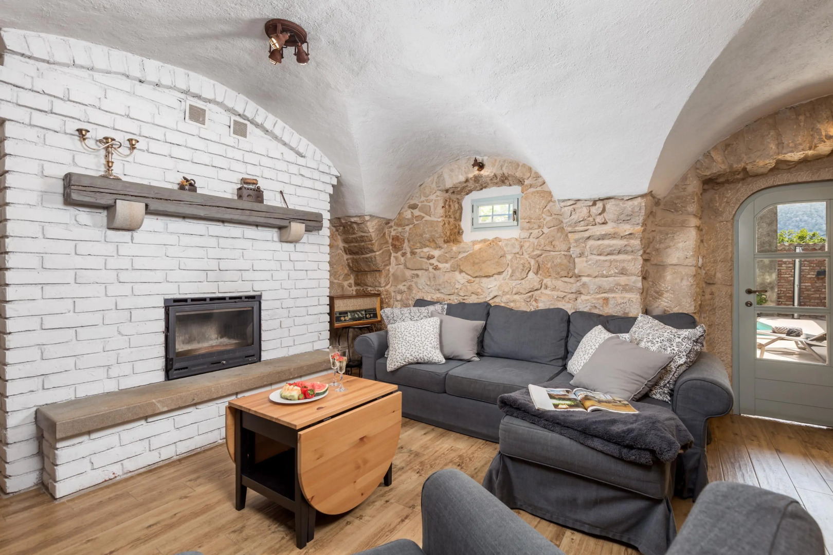 Ivka in Tribalj with 4 bedrooms and 4 bathrooms