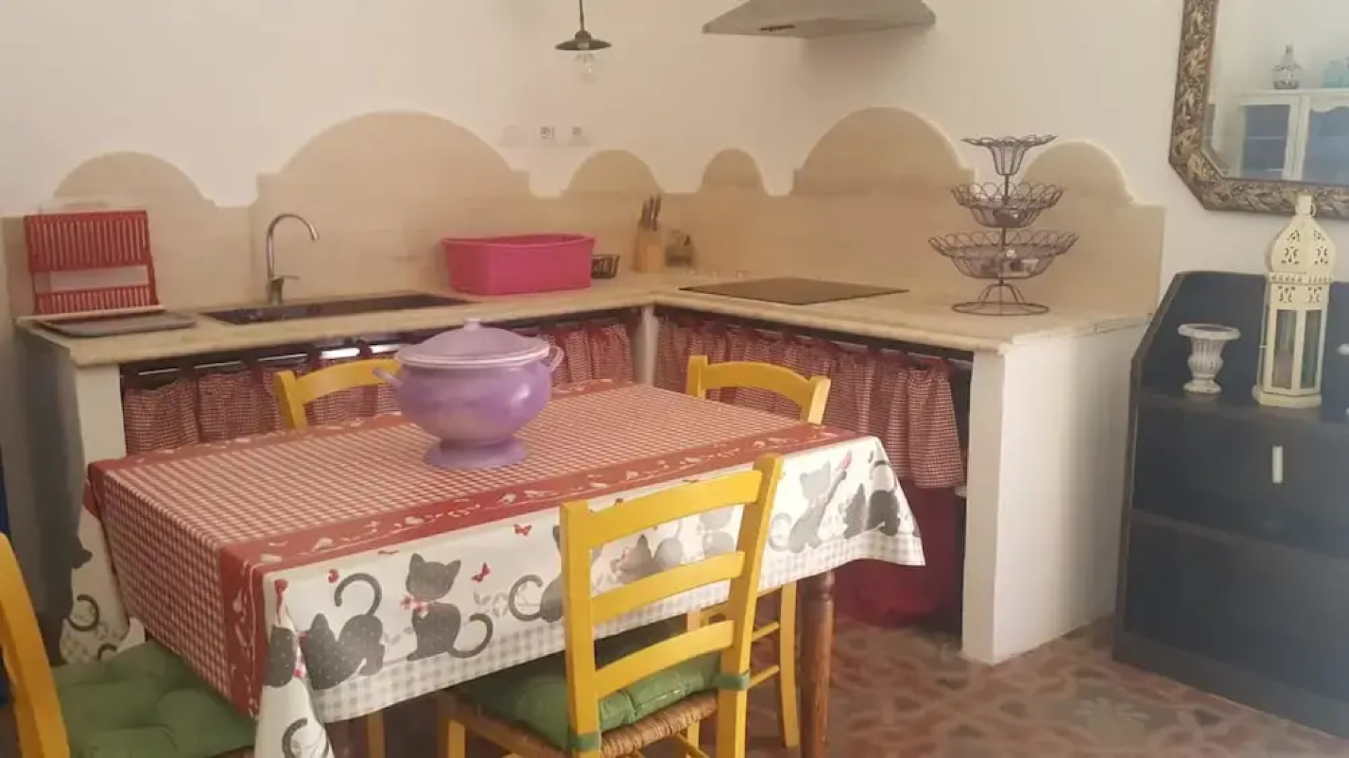 House With one Bedroom in San Lorenzo, With Furnished Garden - 10 km From the Beach