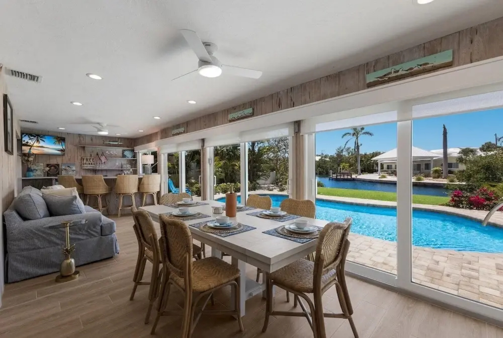 Gladiolus On The Water 3 Bedroom Home by RedAwning