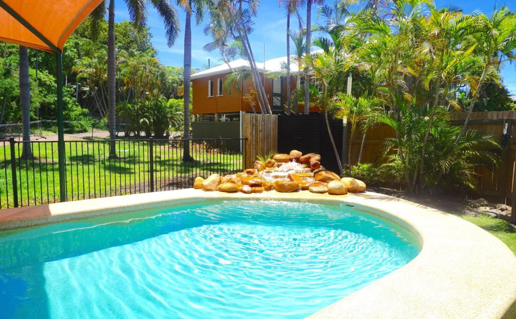 Yongala Lodge by The Strand