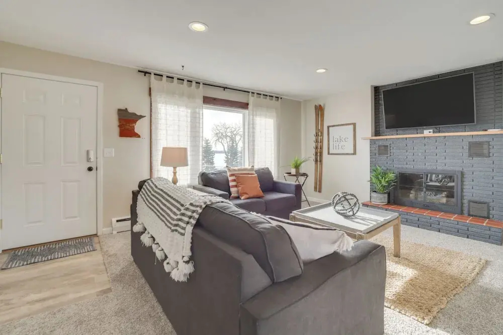 Fire Pit, Waterfront + Boat Dock: Detroit Lake Gem