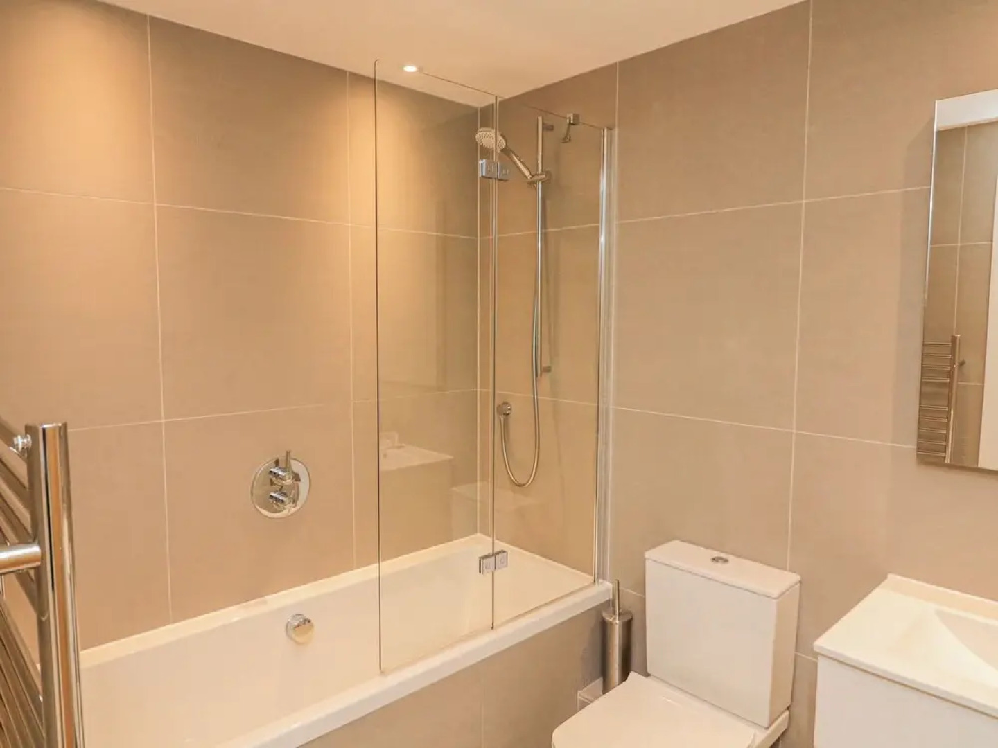 4 The Manor House Hillfield Village