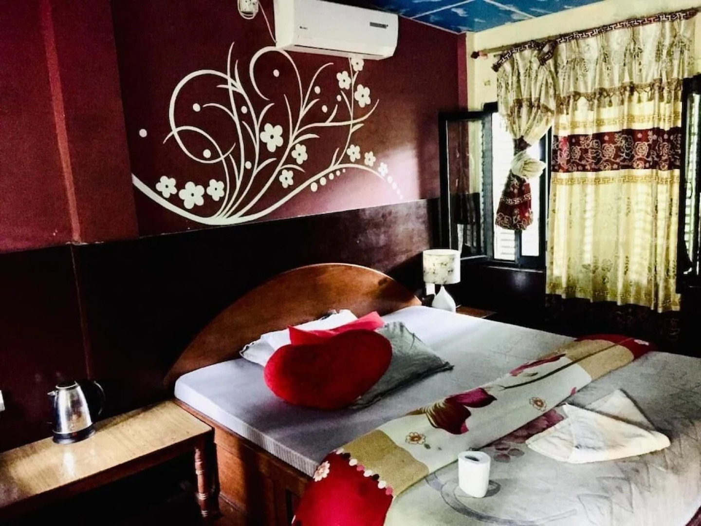 Safari Wildlife Lodge & Camp