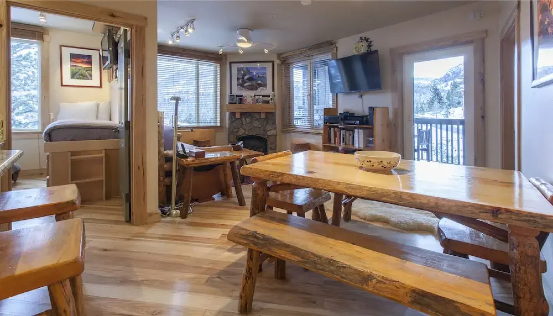 Juniper Springs Lodge by Mammoth Five Star