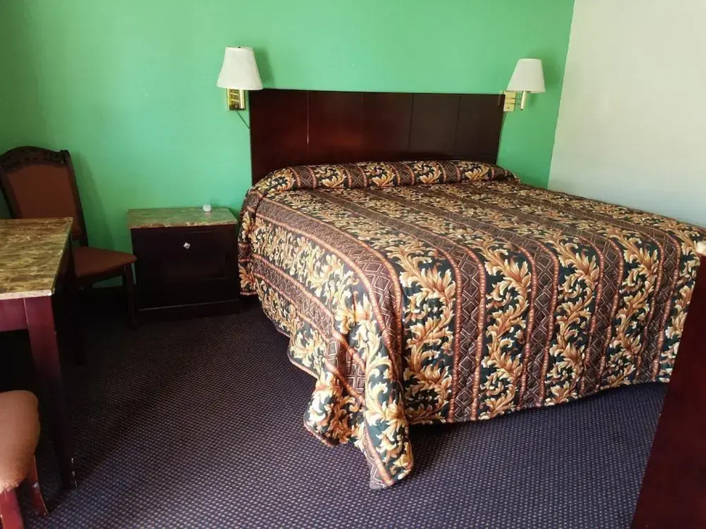 Luxury Inn & RV Park