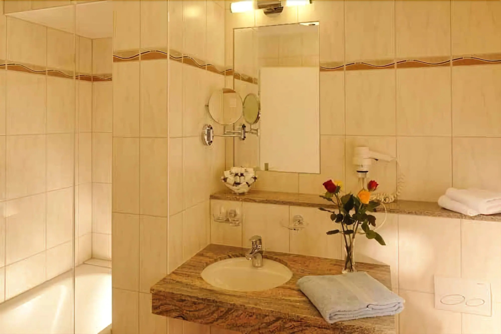 Victoria Hotel & Residence