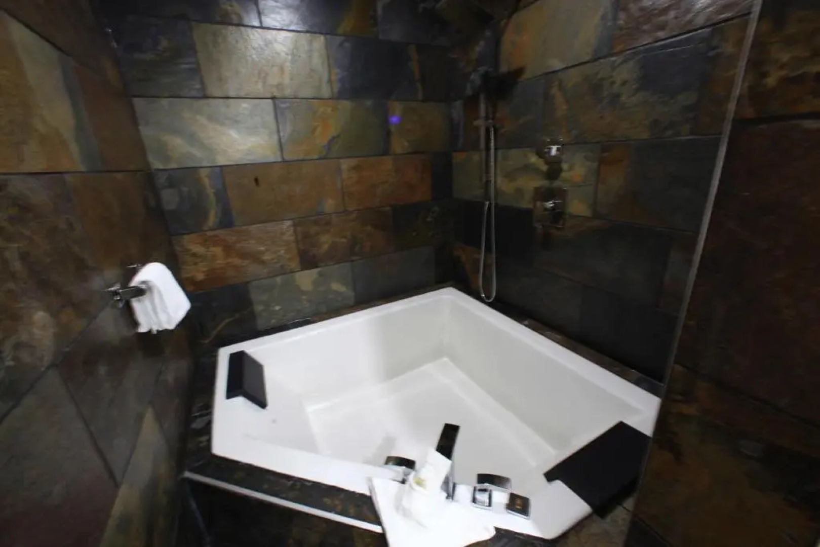 Rockwater Secret Cove Resort