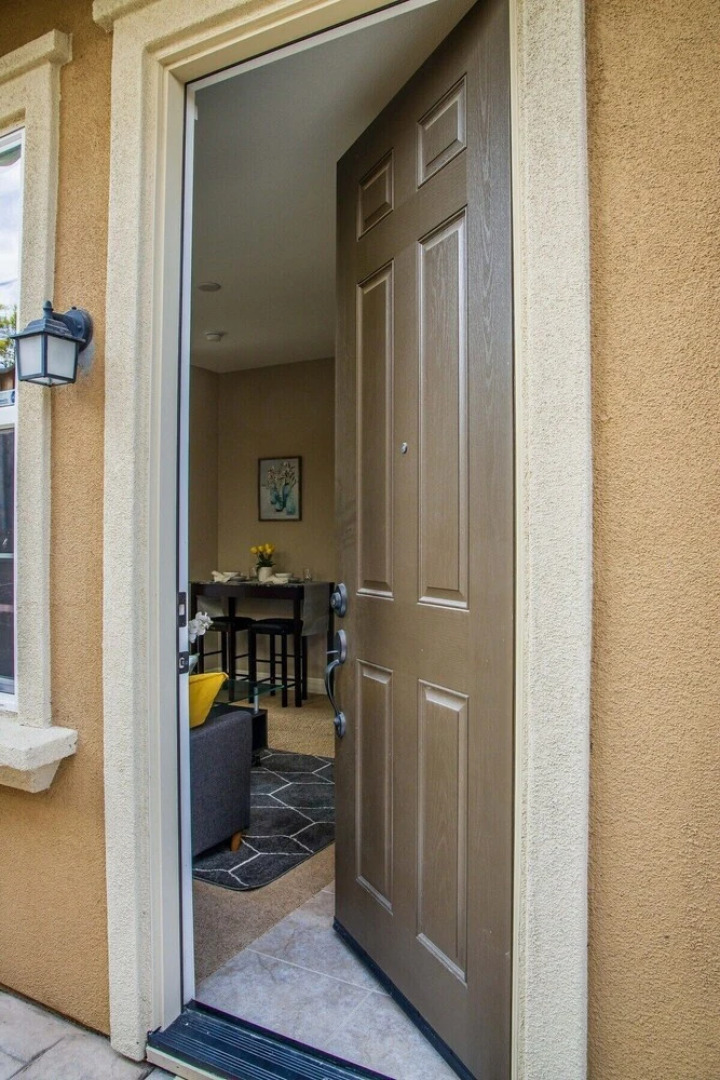 Cozy, Updated In-law