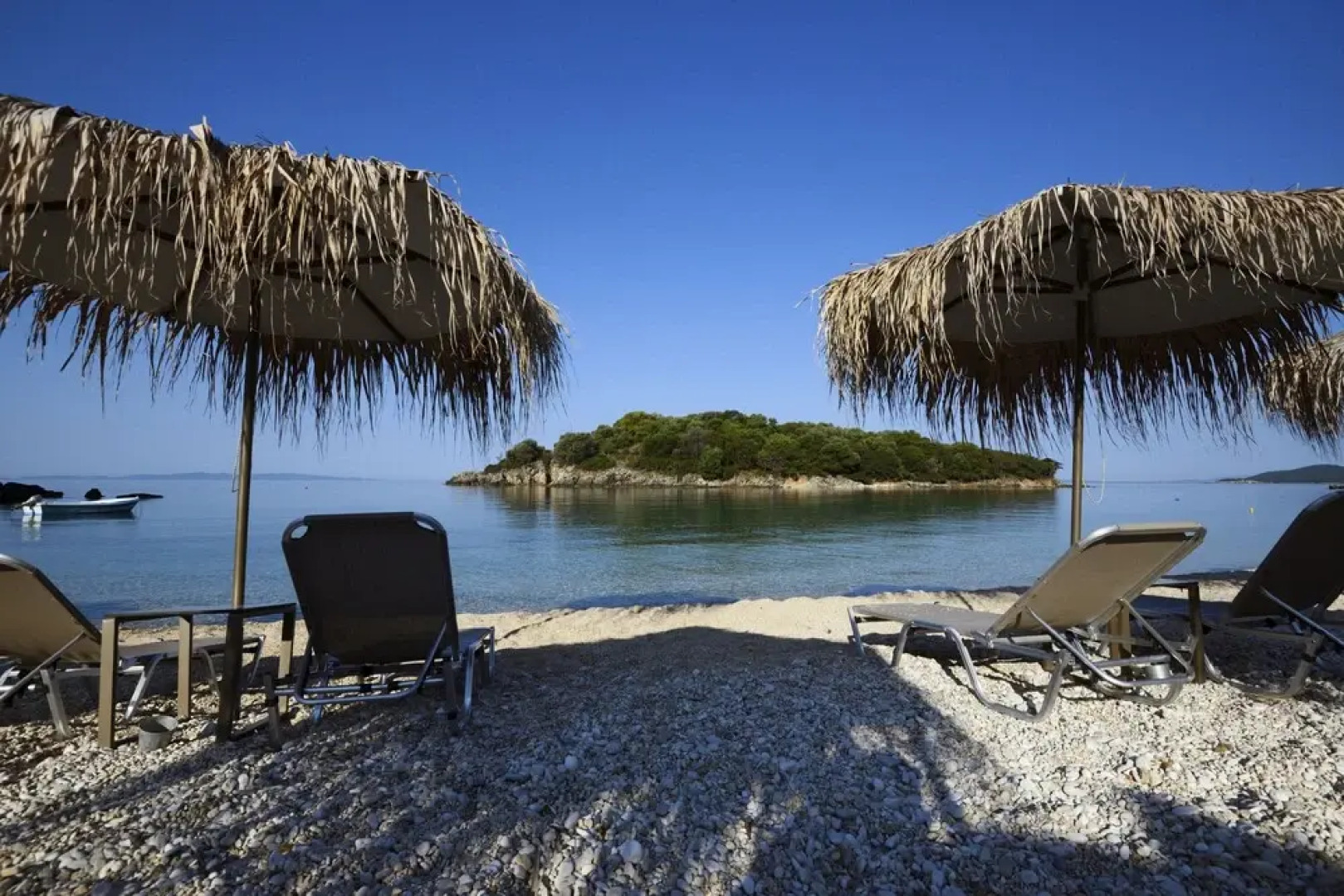 Prima Vista Beachfront Boutique Hotel