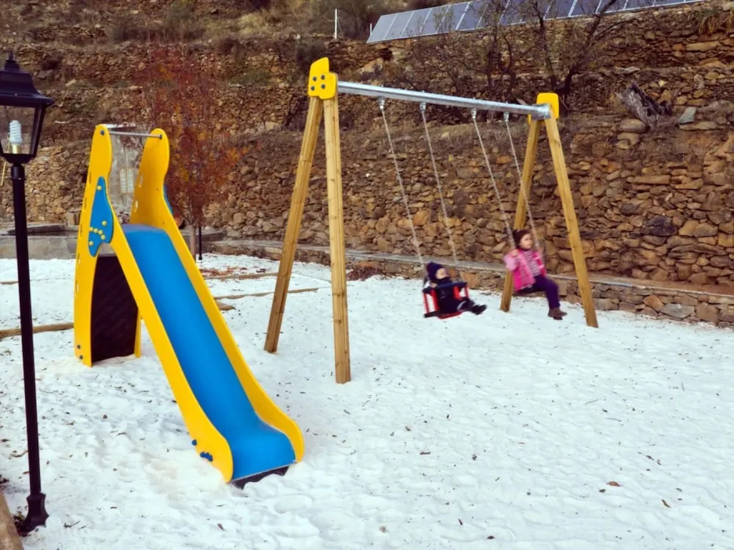 Rustic Mountain Stay, Laroya