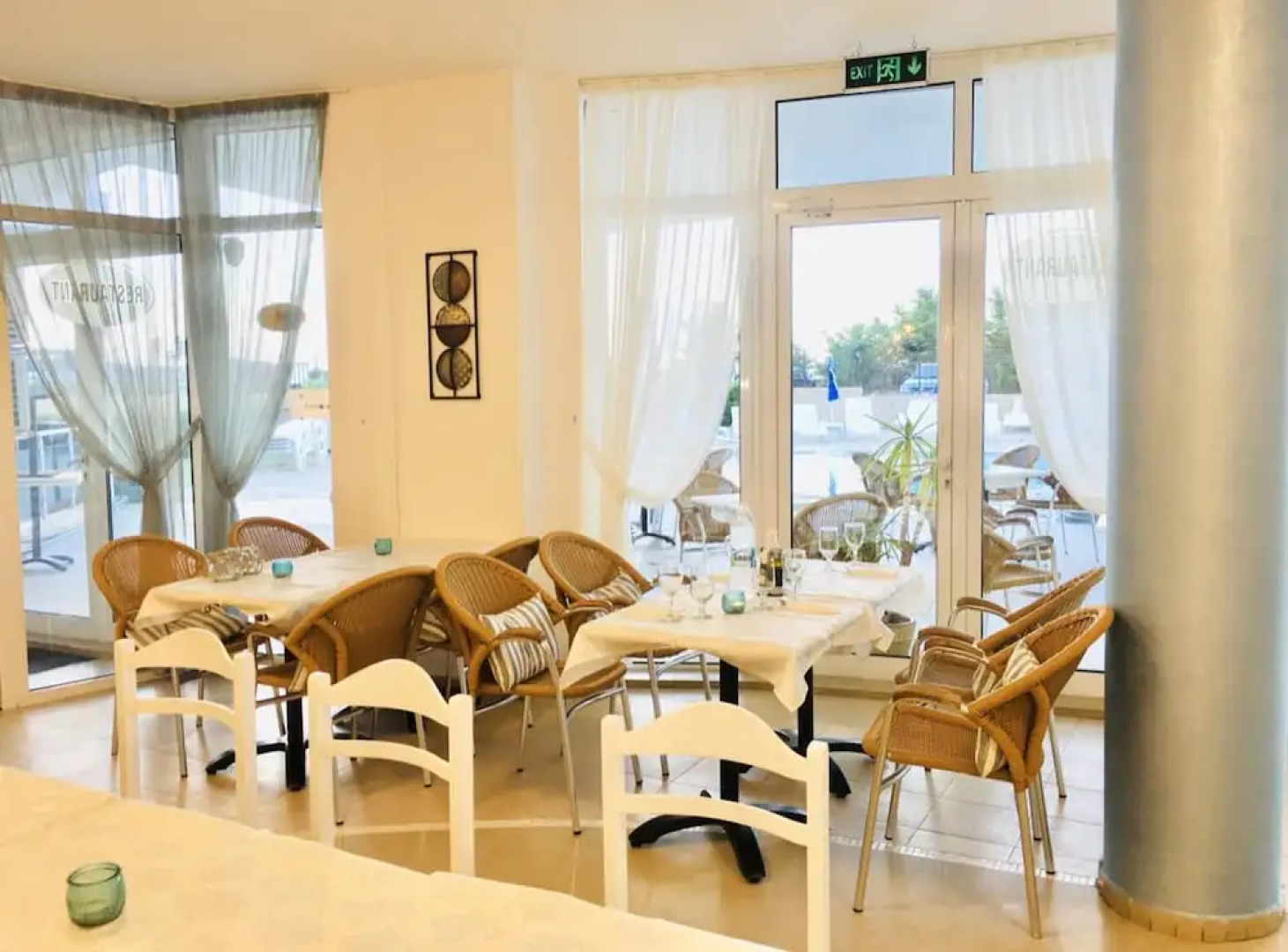 Sea View 1 Bed Apartment With Stunning Ocean Views