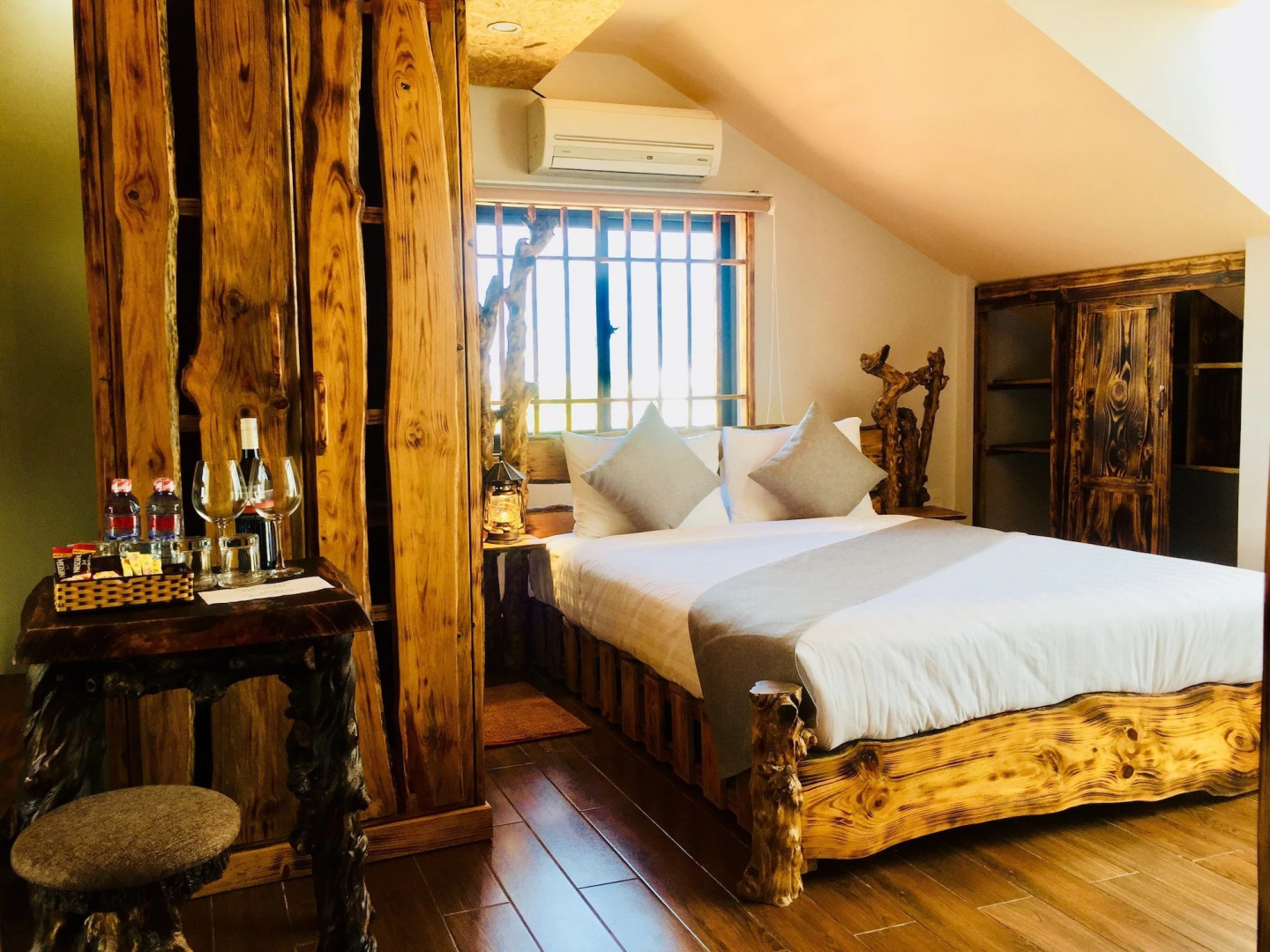 La An Old Town Hotel