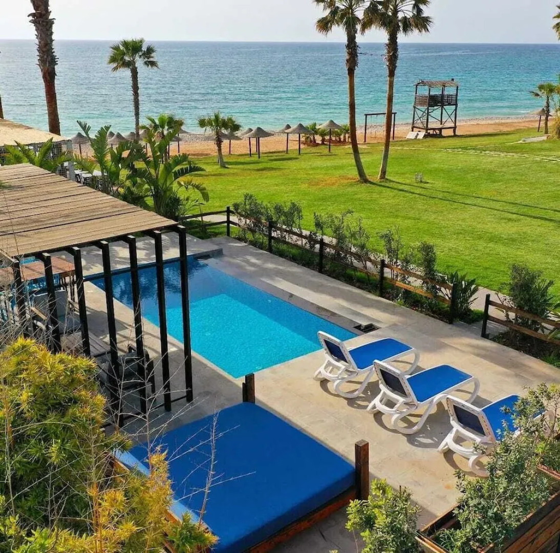 Turquoise Beach Resort