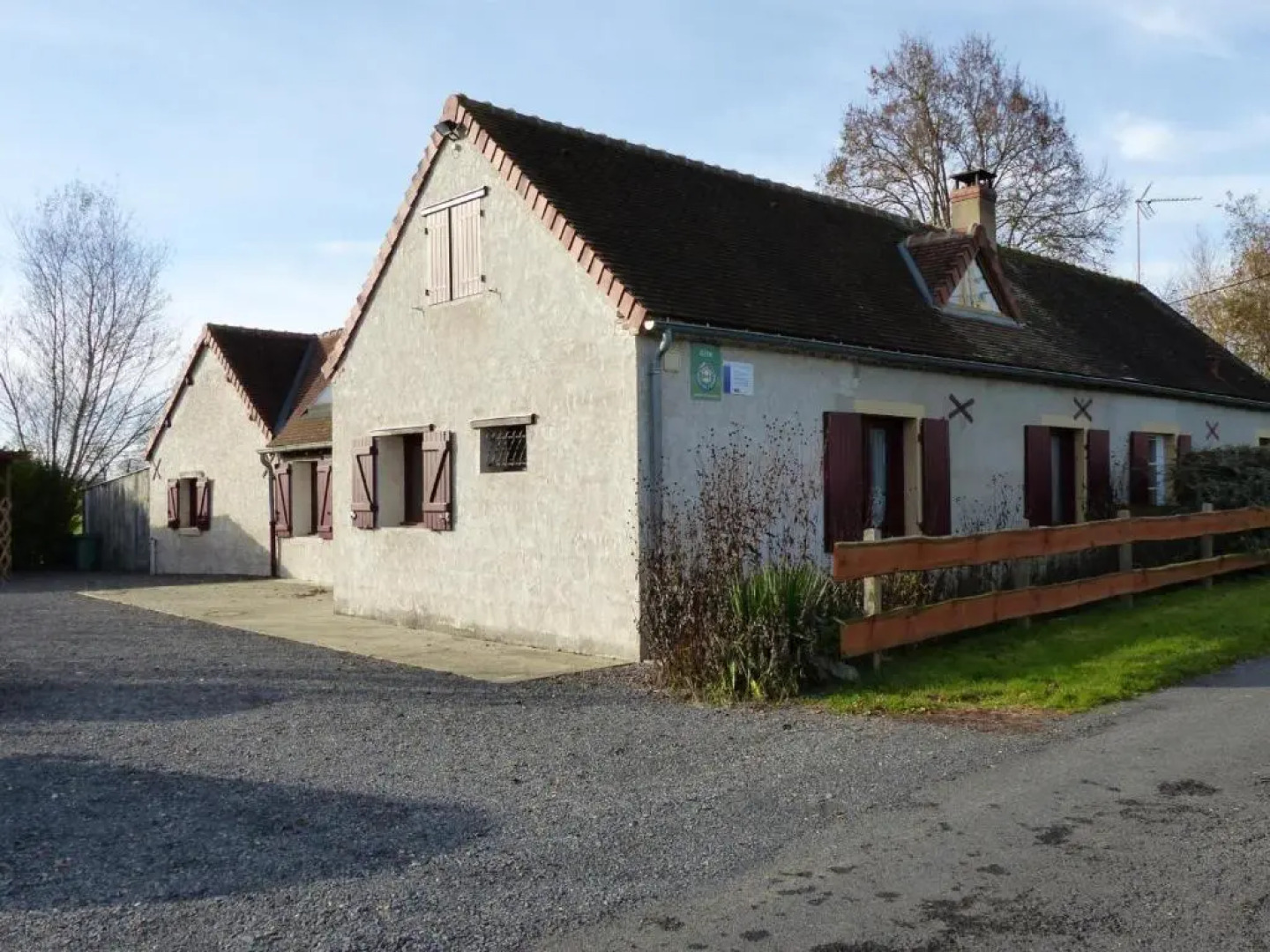 Gîte Dompierre-sur-Besbre, 4 pièces, 6 personnes - FR-1-489-51