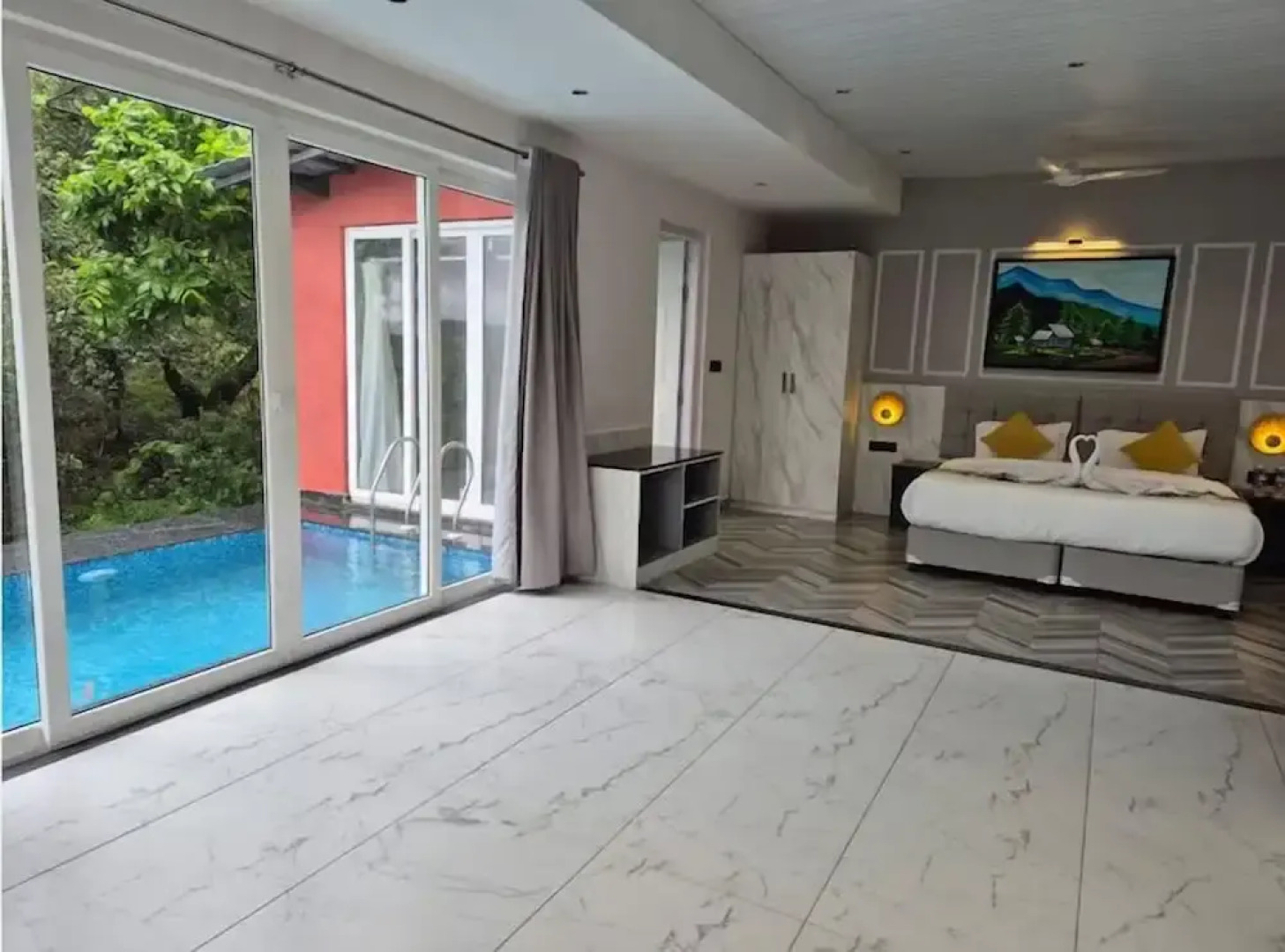 Citrus Prime Hill Queen Resort