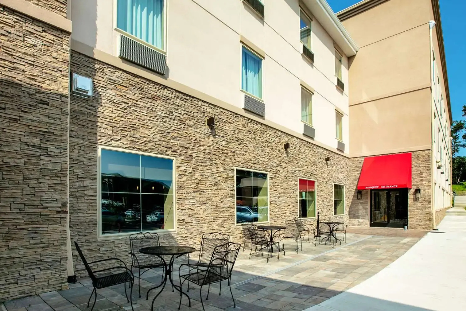 Comfort Suites Fishkill near Interstate 84