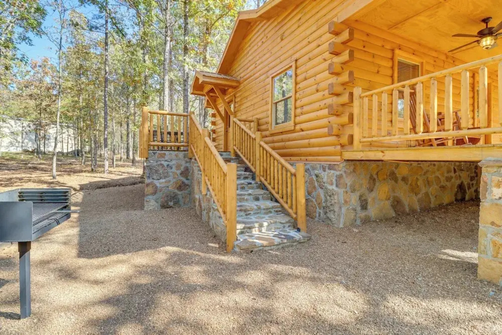 Tumbling Shoals Cabin Near Greers Ferry Lake!