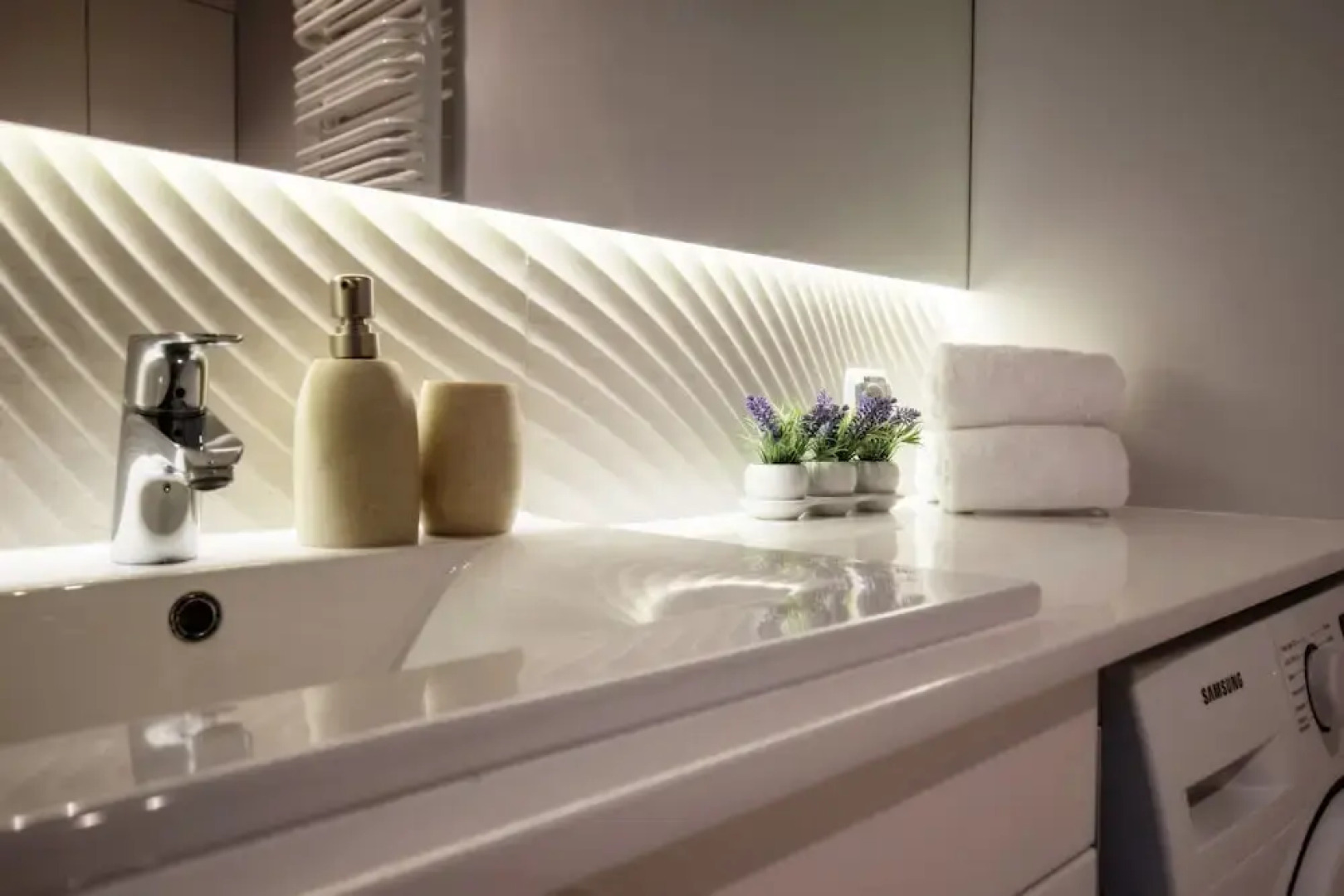 MARGI Eclipse Apartament