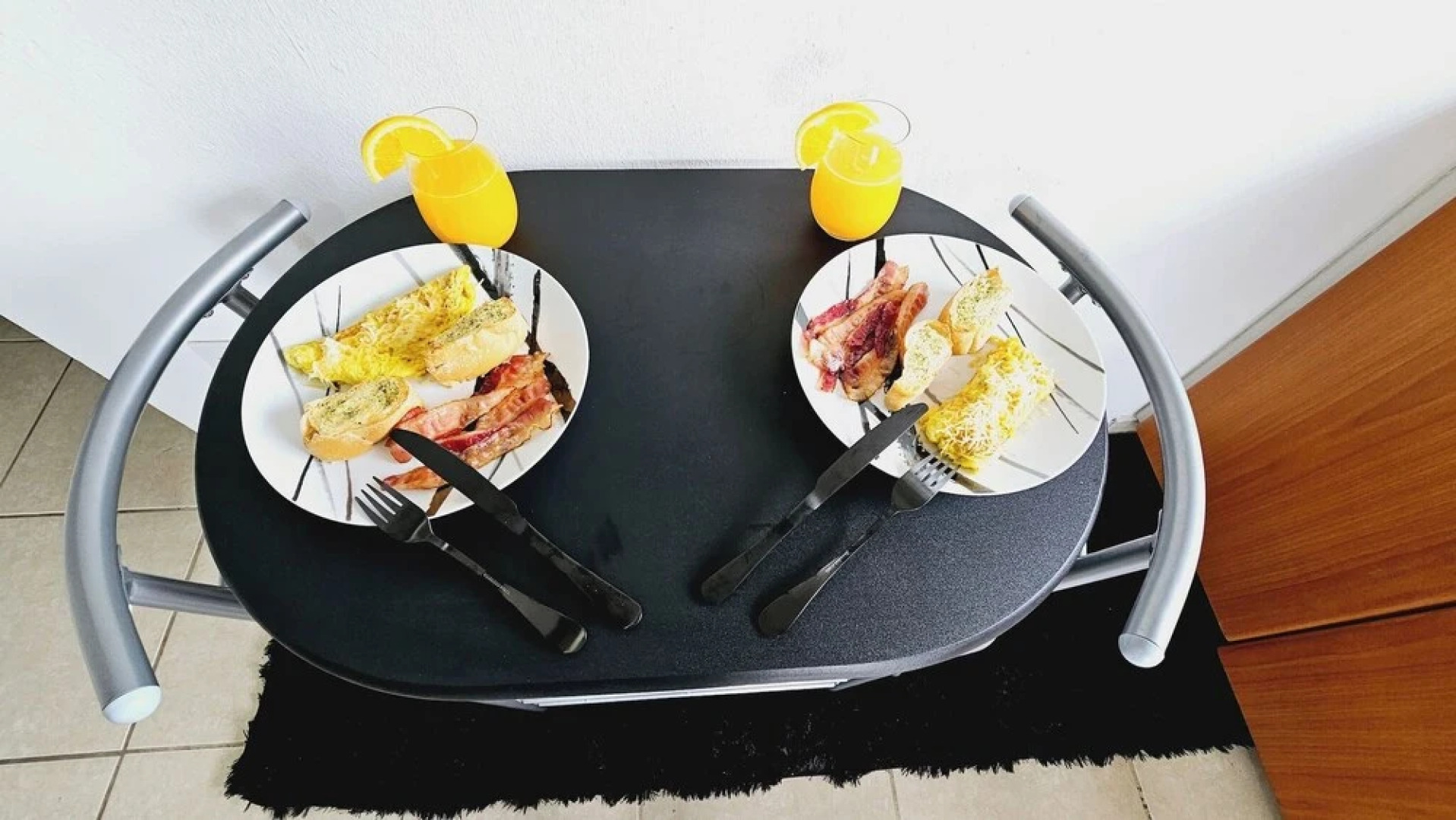 Cozy and Modern Apartment Black & White With Jacuzzi on Terrace