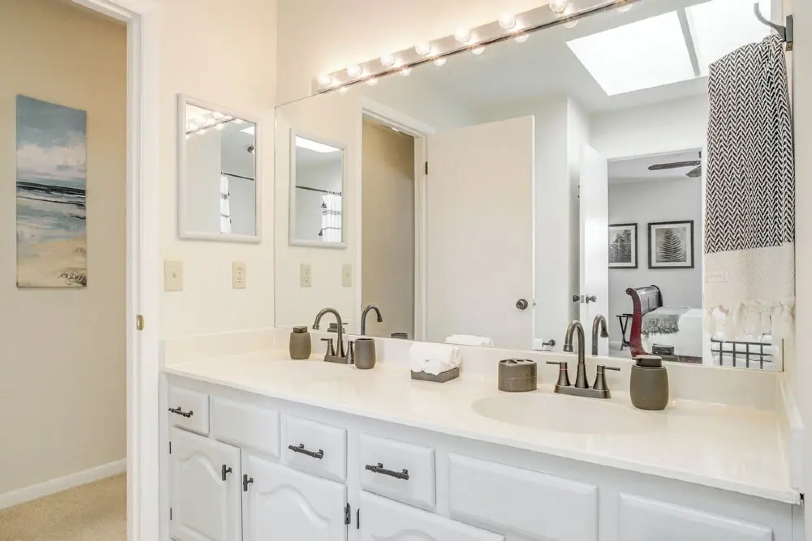 Porch & Water Views: Getaway in Mallard Lakes