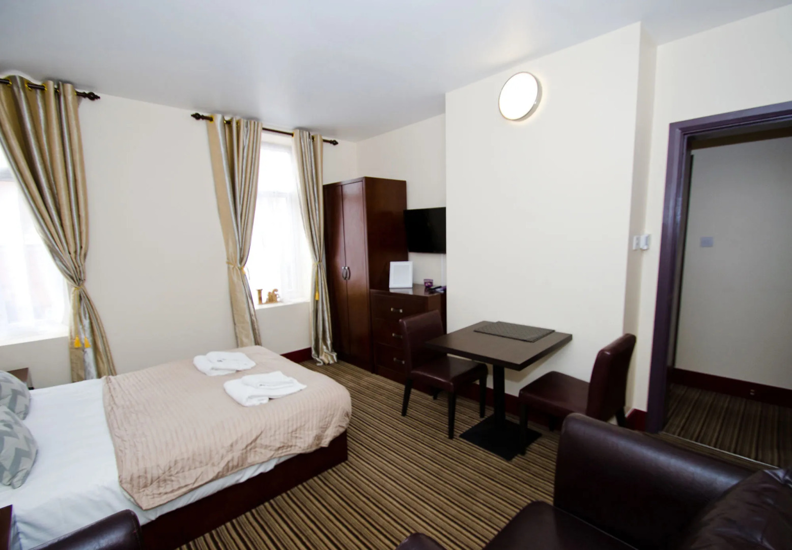 William's Hillsborough Apartments