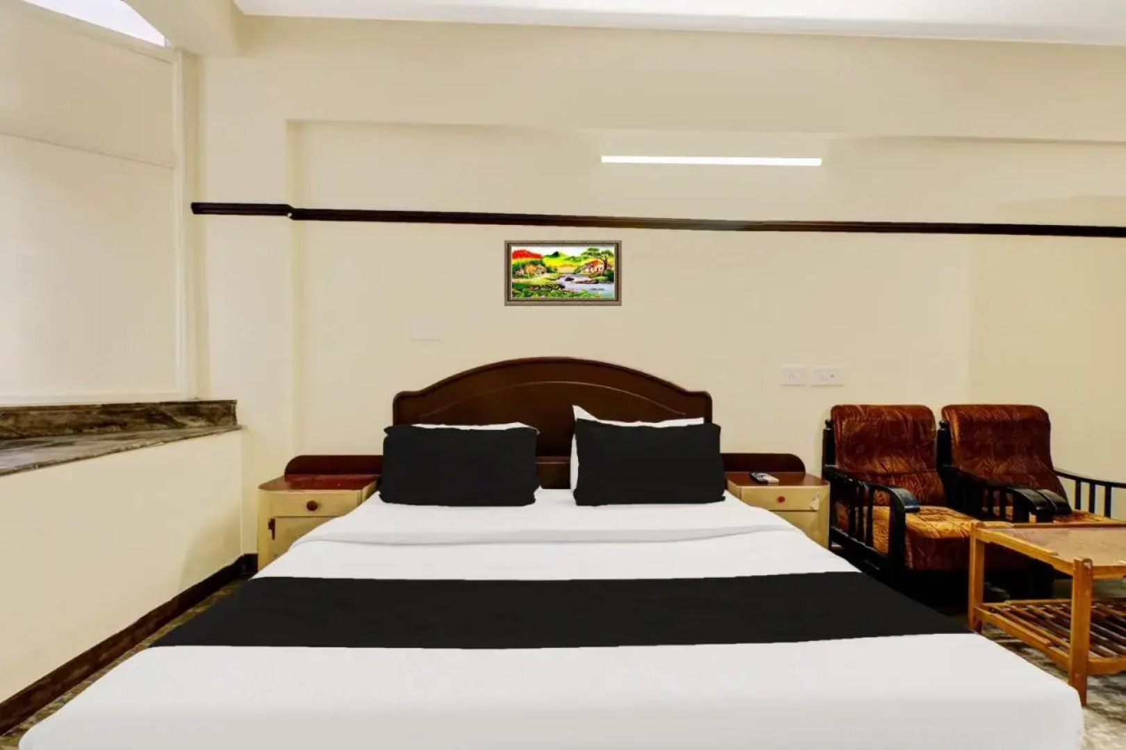 OYO 15837 Hotel Rvee's Regency