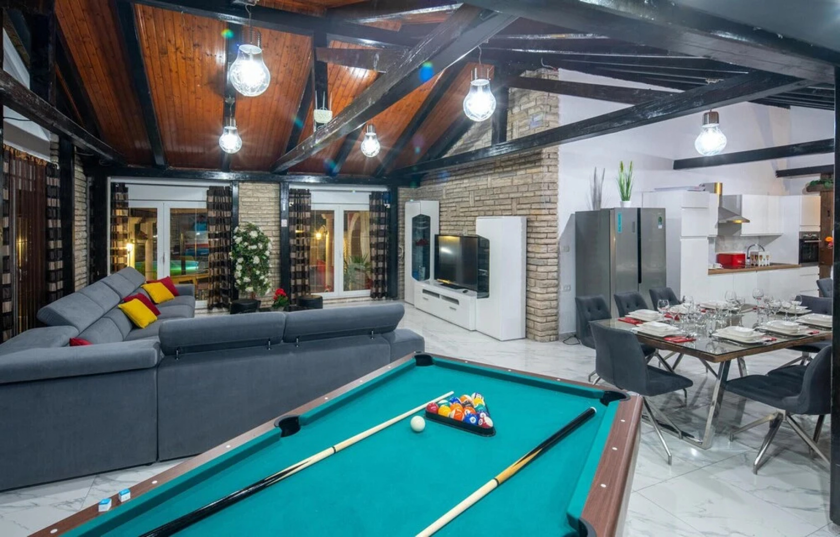 Awesome Home in Turanj with Hot Tub, WiFi & Heated Swimming Pool