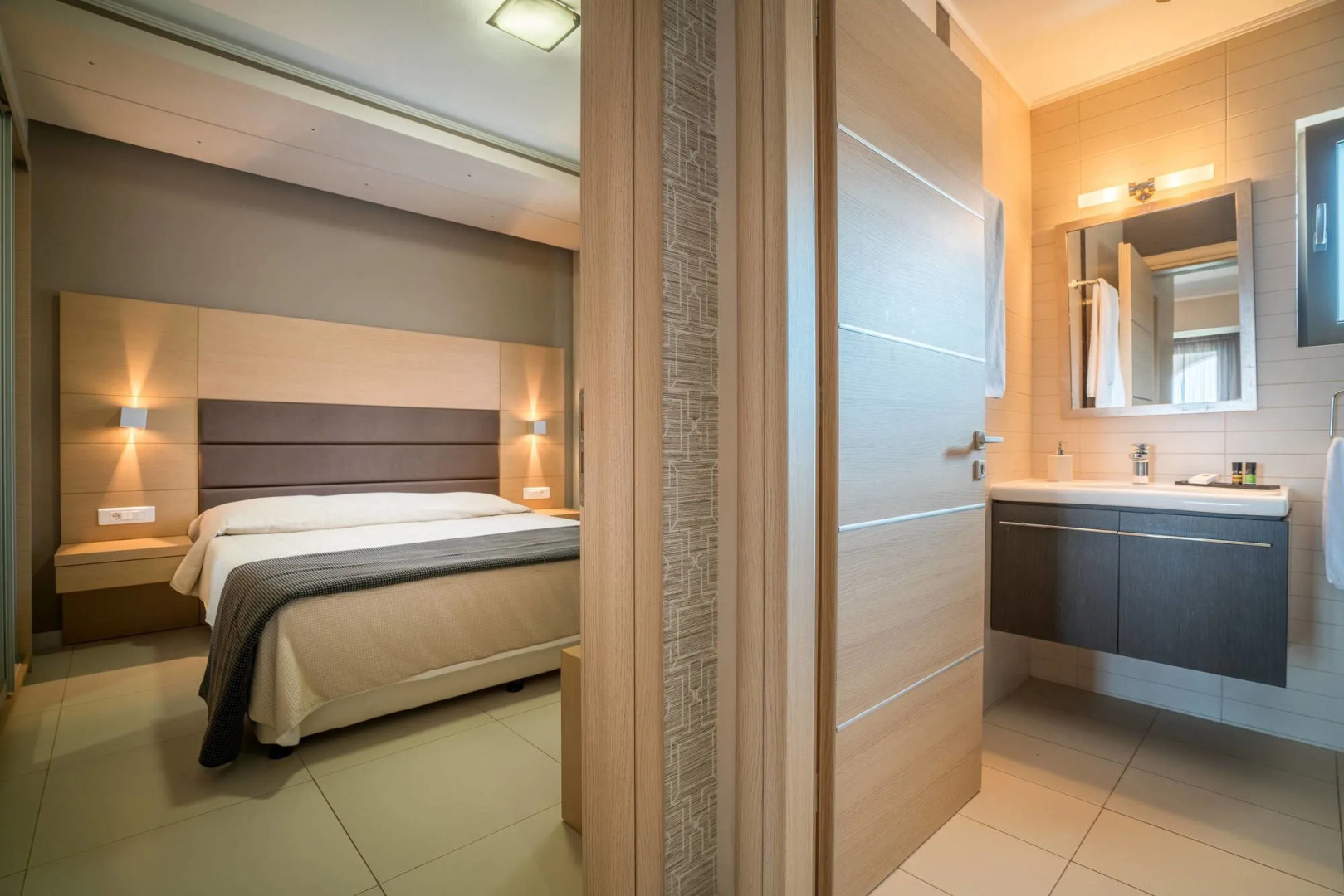 Kymothoe Elite Suites