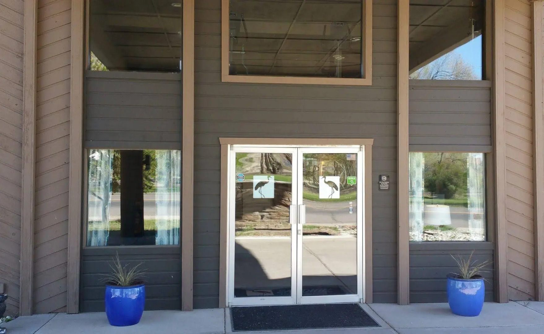 Sandhill Inn & Suites