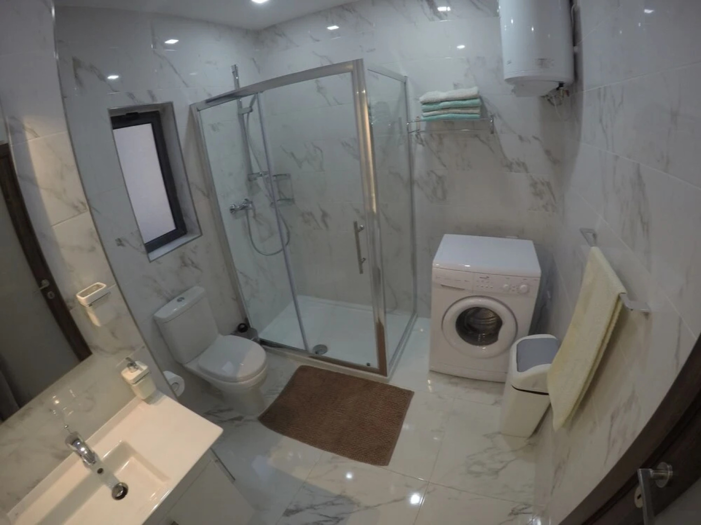 Pebbles, apartment 1