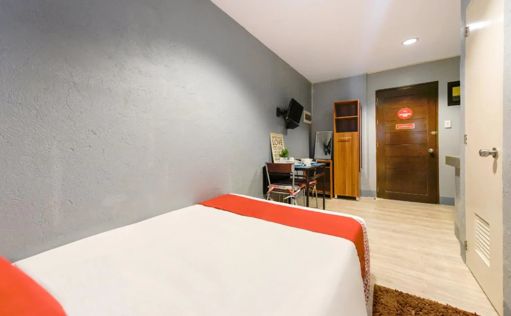 OYO 112 Majesty Suites