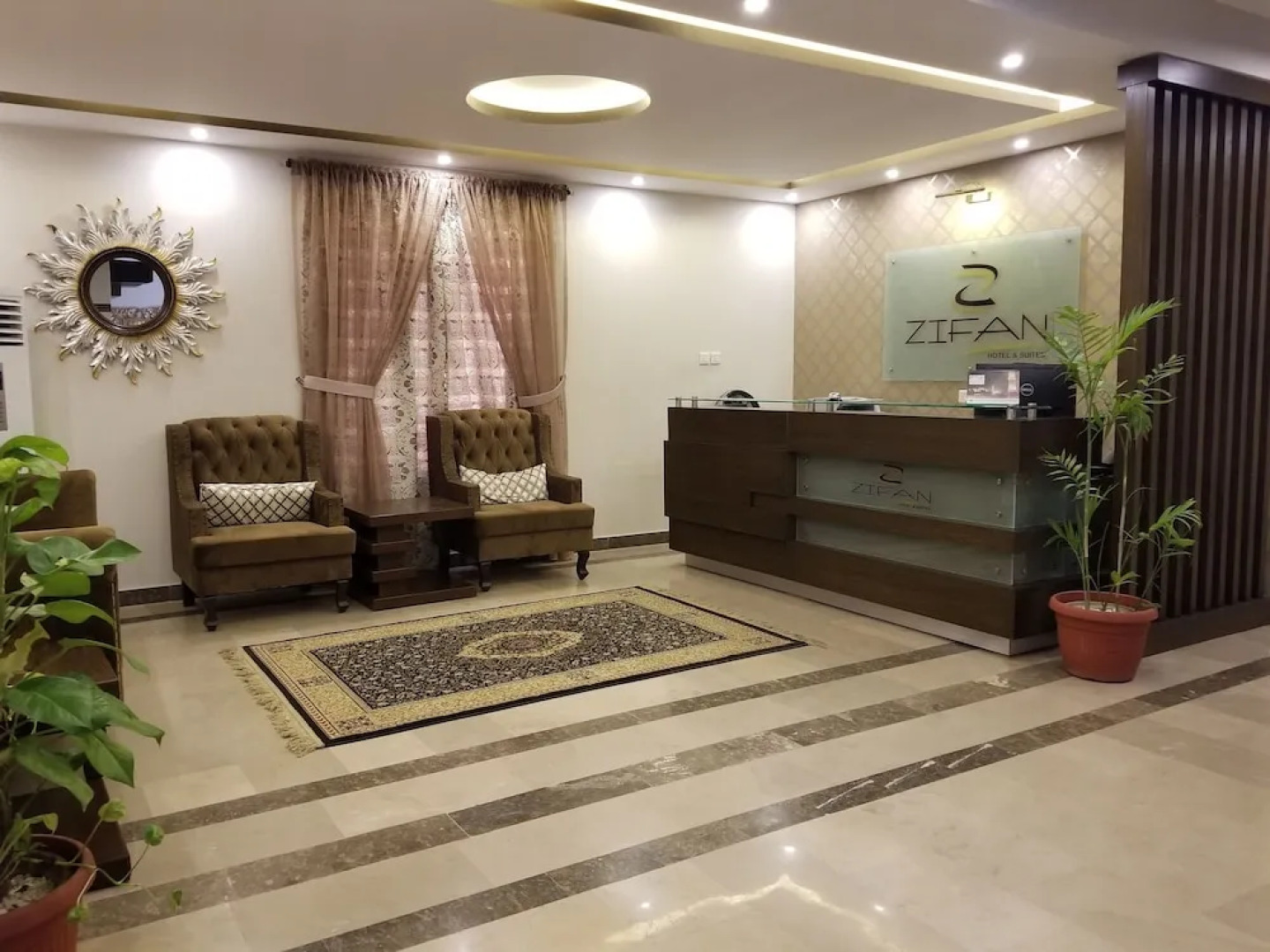 Zifan Hotel & Suites